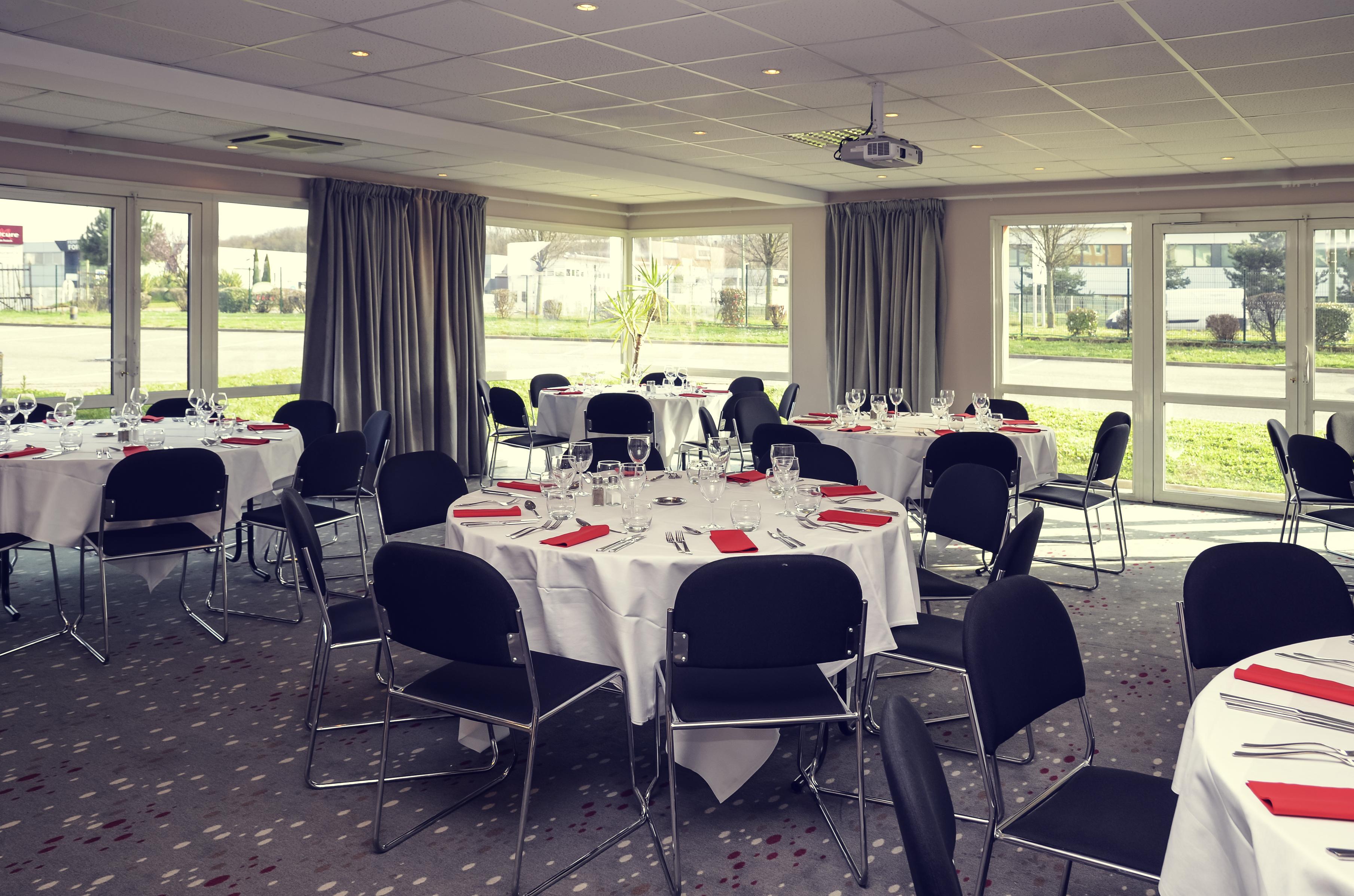 Mercure Lyon Est Chaponnay Exteriör bild