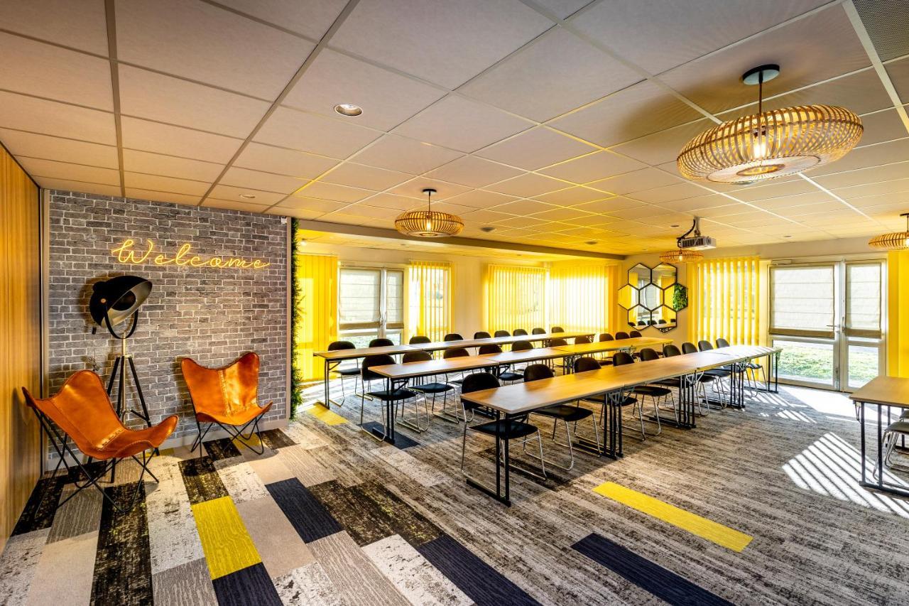 Mercure Lyon Est Chaponnay Exteriör bild