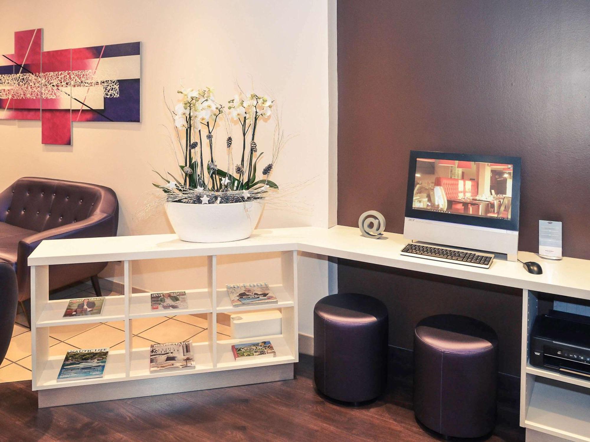 Mercure Lyon Est Chaponnay Exteriör bild