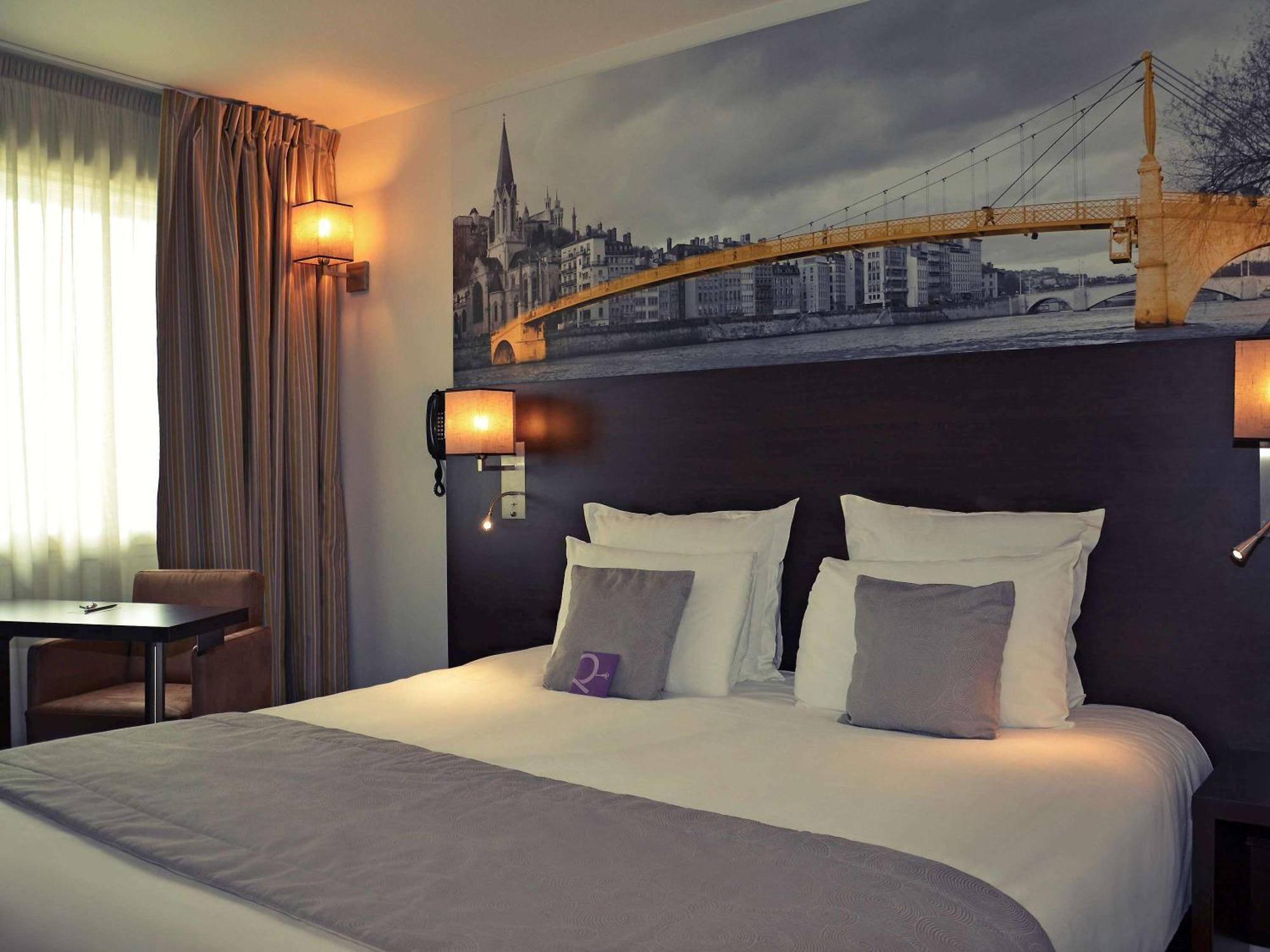 Mercure Lyon Est Chaponnay Exteriör bild